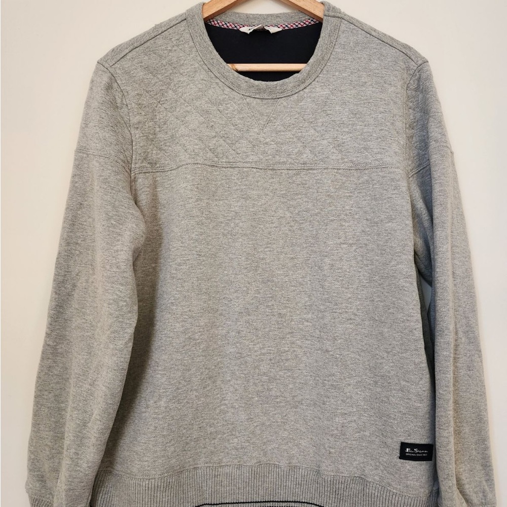 "Stylish Men's Ben Sherman Grey Sweatshirt - Great Condition!"
